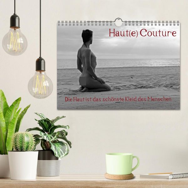 Produktbild: Haut(e) Couture (Wandkalender 2026 DIN A4 quer), CALVENDO Monatskalender