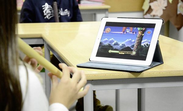 Produktbild: Flute Master (App) mit Blockfl&ouml;te aus Holz-Kunststoff (deutsche Griffweise)