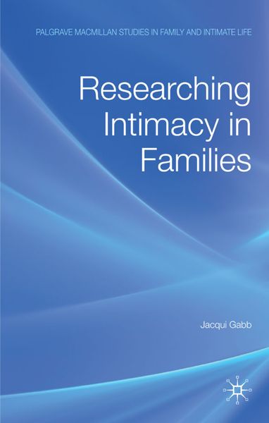 Produktbild: Researching Intimacy in Families