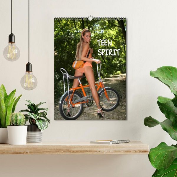 Produktbild: TEEN SPIRIT (Wandkalender 2026 DIN A3 hoch), CALVENDO Monatskalender