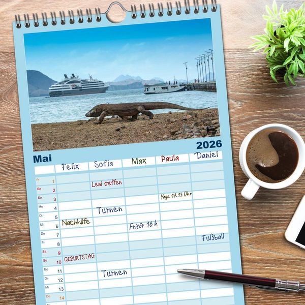Produktbild: Familienplaner 2026 - Drachen: Geheimnisvolles Tierreich mit 5 Spalten (Wandkalender, 21 x 45 cm) CALVENDO