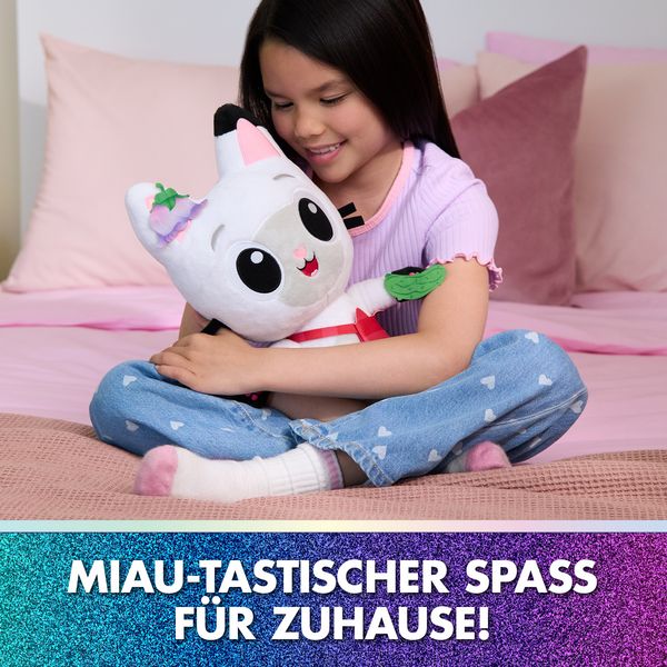 Produktbild: Gabby&lsquo;s Dollhouse: Der Film &ndash; Interaktiver Pl&uuml;sch Panda Pf&ouml;tchen, 33cm mit Tasche & Zubeh&ouml;r