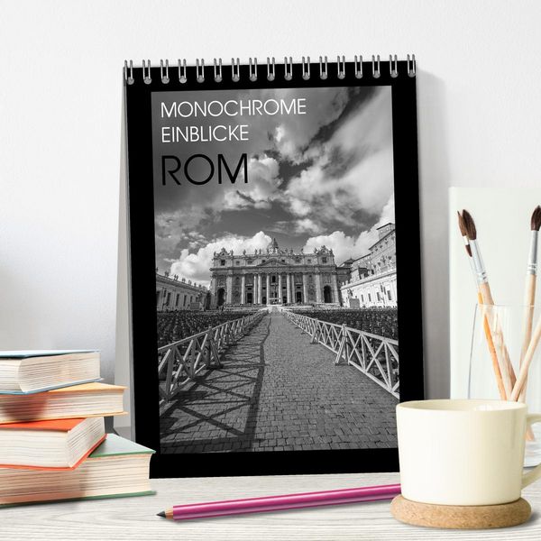 Produktbild: Monochrome Einblicke Rom (Tischkalender 2026 DIN A5 hoch), CALVENDO Monatskalender