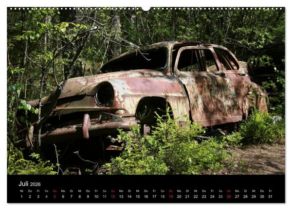 Produktbild: Schrottautos im Kyrk&ouml; Mosse (hochwertiger Premium Wandkalender 2026 DIN A2 quer), Kunstdruck in Hochglanz