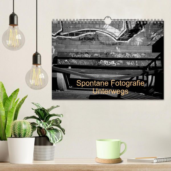 Produktbild: Spontane Fotografie Unterwegs (Wandkalender 2026 DIN A4 quer), CALVENDO Monatskalender