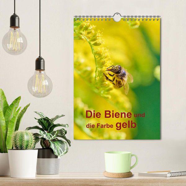 Produktbild: Die Biene und die Farbe gelb (Wandkalender 2026 DIN A4 hoch), CALVENDO Monatskalender