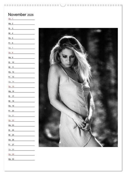 Produktbild: Mode in schwarz und wei&szlig; (Wandkalender 2026 DIN A2 hoch), CALVENDO Monatskalender