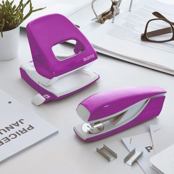 Produktbild: LEITZ Heftger&auml;t NeXXt WOW bis 30 Blatt violett metallic