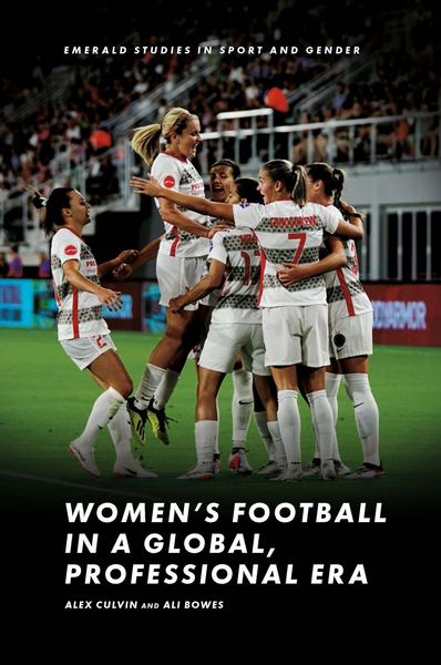 Produktbild: Women's Football in a Global, Professional Era