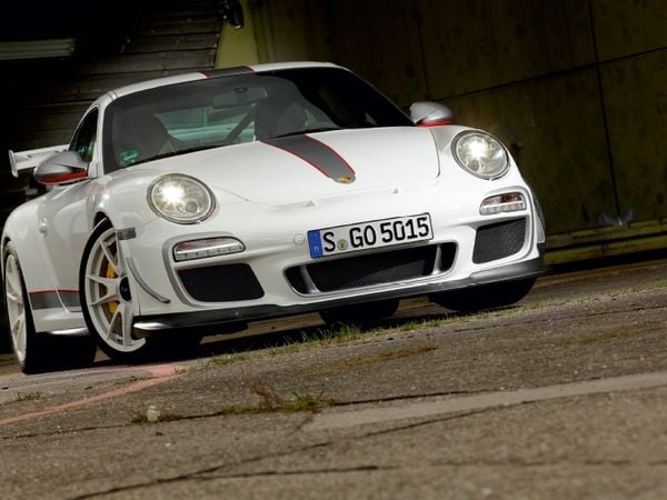 Produktbild: CALVENDO Puzzle Ein Motiv aus dem Kalender Porsche GT3RS 4,0 | 1000 Teile Lege-Gr&ouml;&szlig;e 64x48cm Foto-Puzzle f&uuml;r gl&uuml;ckliche Stunden
