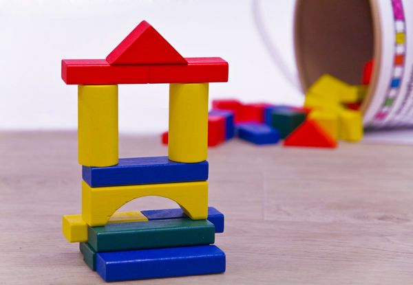 Produktbild: SpielMaus Holz Holzbausteine bunt 50-teilig
