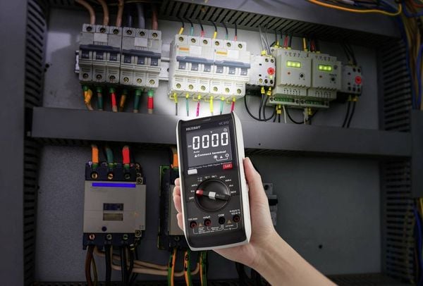 Produktbild: VOLTCRAFT VC272 Hand-Multimeter digital True RMS LoZ CAT III 600V Anzeige (Counts): 6000
