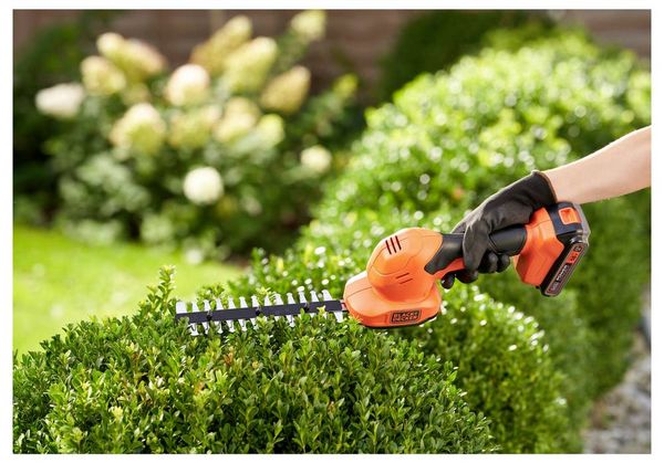 Produktbild: Black & Decker BCSS18B-XJ Akku Akku-Gartenschere Li-Ion