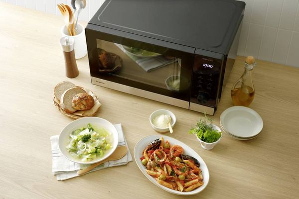 Produktbild: Panasonic NN-GD38QSEPG Mikrowelle Schwarz Edelstahl 1000 W (NN-GD38QSEPG)