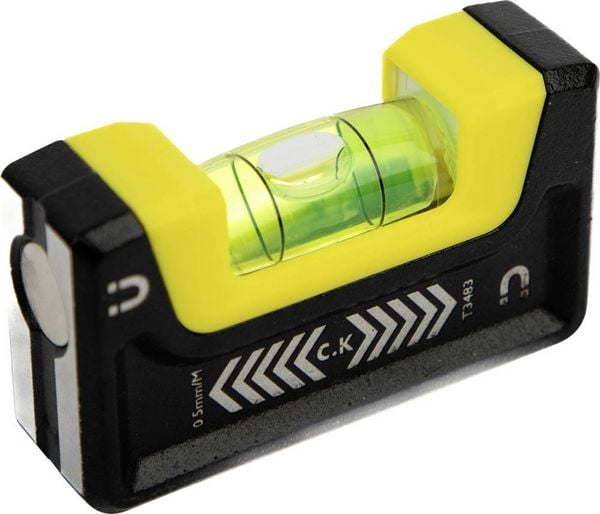 C.K T3483 Taschenwasserwaage mit Magnet 67mm 0.5 mm/m