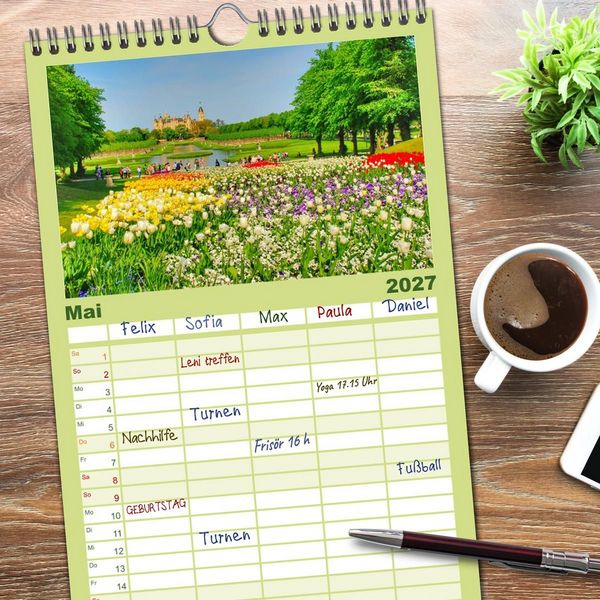 Produktbild: Familienplaner 2027 - Schwerin - Welterbe mit 5 Spalten (Wandkalender, 21 x 45 cm) CALVENDO