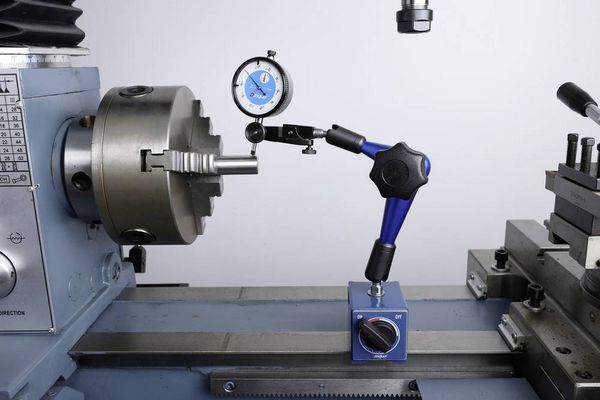 Produktbild: Dasqua 7121-0020 Power-Magnetfu&szlig; mit verst&auml;rkter Verriegelung Ablesung: 220mm