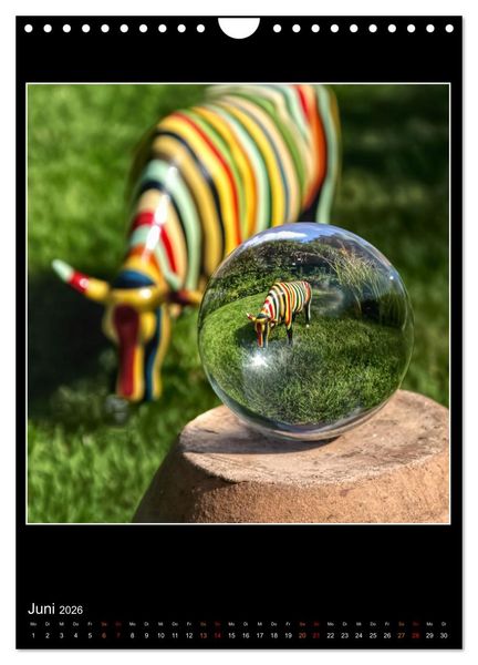 Produktbild: Momente aus Glas &ndash; Glaskugelfotografie (Wandkalender 2026 DIN A4 hoch), CALVENDO Monatskalender