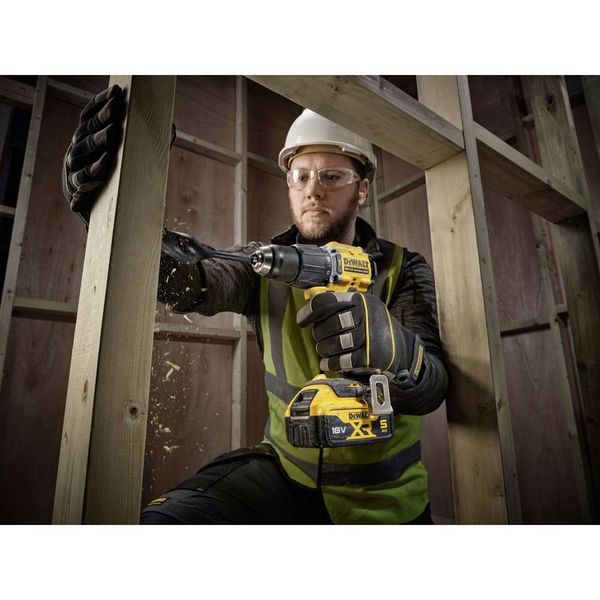 Produktbild: DEWALT DCD799P2T-QW 2-Gang-Akku-Schlagbohrschrauber inkl. 2. Akku, inkl. Ladeger&auml;t, inkl. Koffer