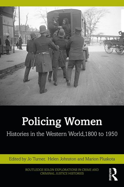 Produktbild: Policing Women