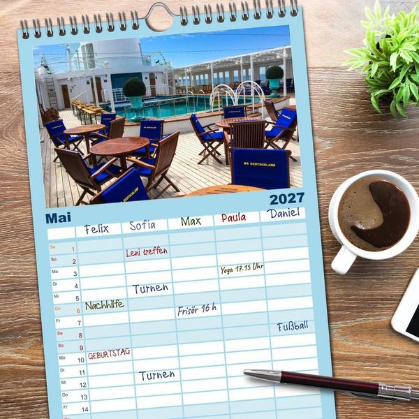 Produktbild: Familienplaner 2027 - Kreuzfahrtpiraten mit 5 Spalten (Wandkalender, 21 x 45 cm) CALVENDO