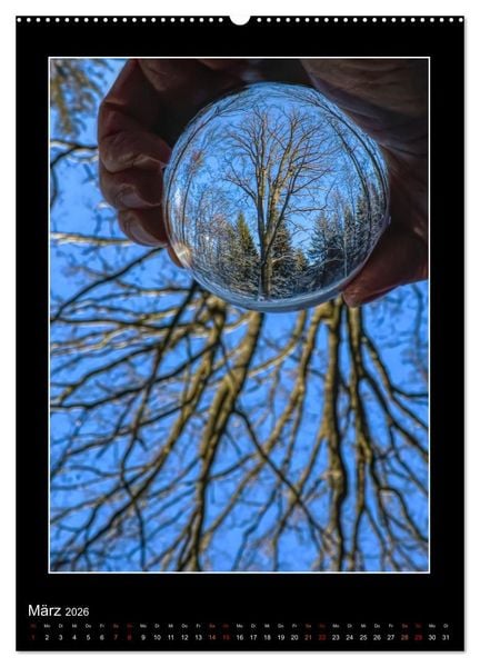 Produktbild: Momente aus Glas &ndash; Glaskugelfotografie (Wandkalender 2026 DIN A2 hoch), CALVENDO Monatskalender