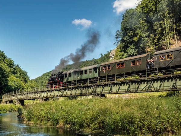 Produktbild: CALVENDO Puzzle Auf der Wiesentbr&uuml;cke bei Behringersm&uuml;hle 1000 Teile Lege-Gr&ouml;&szlig;e 64 x 48 cm Foto-Puzzle Bild von oldshutterhand