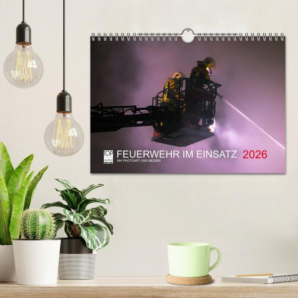 Produktbild: FEUERWEHR IM EINSATZ (Wandkalender 2026 DIN A4 quer), CALVENDO Monatskalender