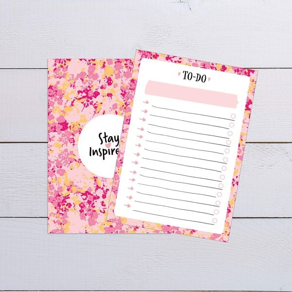 Produktbild: 6 Notizbl&ouml;cke A6 inkl. To Do Liste, Notizblock, Wochenplaner bzw. Kalender, Einkaufsliste und Block Schiffe versenken. 50 Seiten pro Block mit farbenfroher R&uuml;ckseite in DIN A6. Verpackt in passender Geschenkschachtel