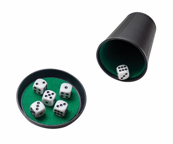 Produktbild: W&uuml;rfelbecher Set