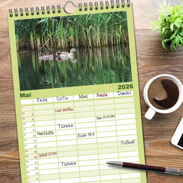 Produktbild: Familienplaner 2026 - Welt der Tiere mit 5 Spalten (Wandkalender, 21 x 45 cm) CALVENDO