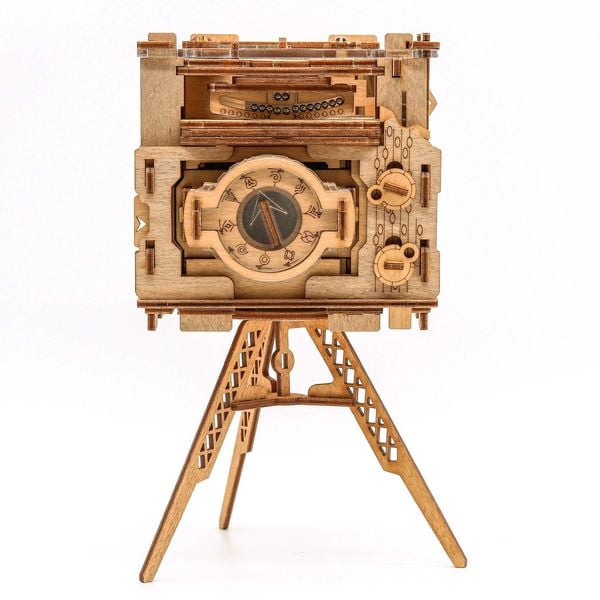 Produktbild: Cluebox - Escape Room in einer Box. Sherlock's Camera
