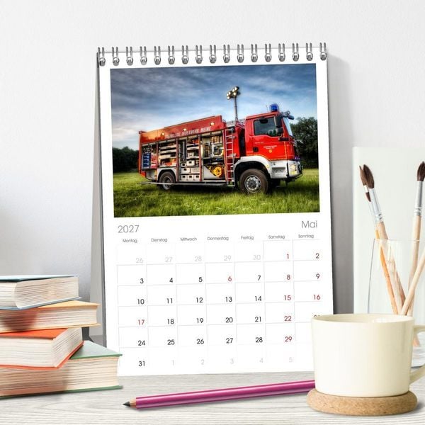 Produktbild: Tischplaner 2027 - Feuerwehr und Rettungsdienst (A5 Tischkalender zum Aufstellen) CALVENDO