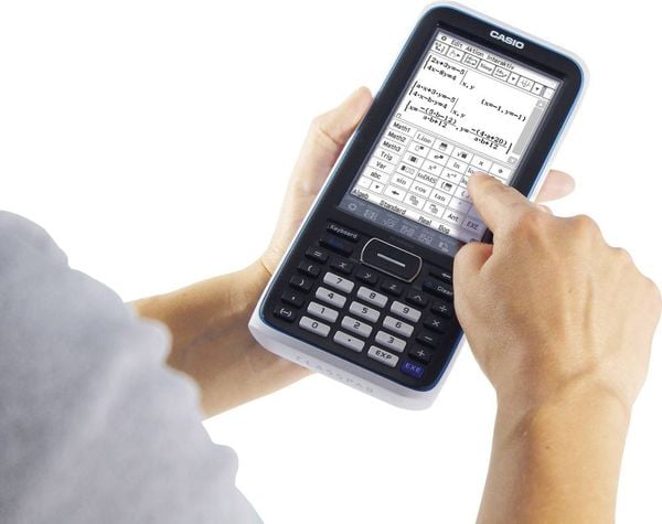Produktbild: Casio FX-CP400 Grafikrechner Schwarz Display (Stellen): 25 batteriebetrieben (B x H x T) 89 x 21.1 x 206 mm