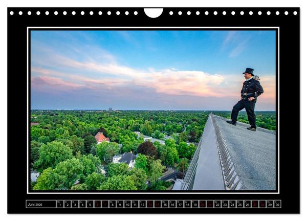 Produktbild: Schornsteinfeger &uuml;ber Berlin - Gl&uuml;cksblicke (Wandkalender 2026 DIN A4 quer), CALVENDO Monatskalender