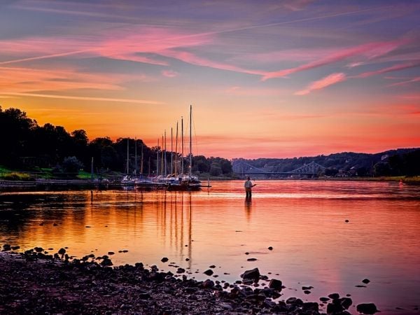 Produktbild: CALVENDO Puzzle Sonnenuntergang Dresden an der Elbe | 1000 Teile Lege-Gr&ouml;&szlig;e 64x48cm Foto-Puzzle f&uuml;r gl&uuml;ckliche Stunden