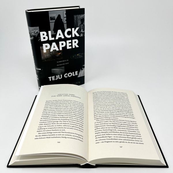 Produktbild: Black Paper