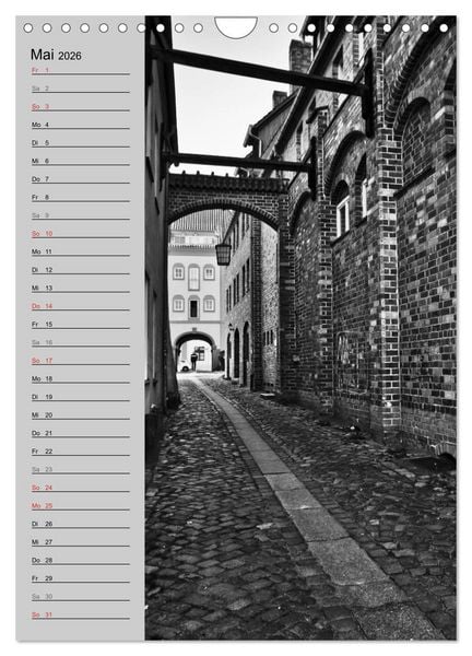 Produktbild: Stralsund. Ein Hauch l&auml;ngst vergangener Zeiten (Wandkalender 2026 DIN A4 hoch), CALVENDO Monatskalender