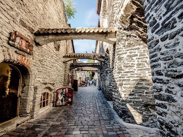 Produktbild: CALVENDO Puzzle Tallinn - Streifzug durch die Altstadt | 1000 Teile Lege-Gr&ouml;&szlig;e 64x48cm Foto-Puzzle f&uuml;r gl&uuml;ckliche Stunden