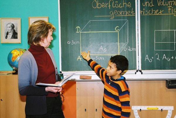 Produktbild: Schloss Einstein - Wie alles begann (Staffel 3: Folgen 77-116) (Fernsehjuwelen) [5 DVDs]