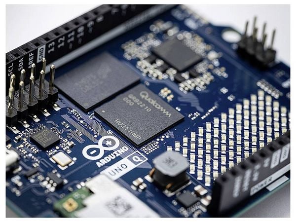 Produktbild: Arduino Uno Q ABX00173 (4GB / 32GB eMMC) 4 x 2.0GHz