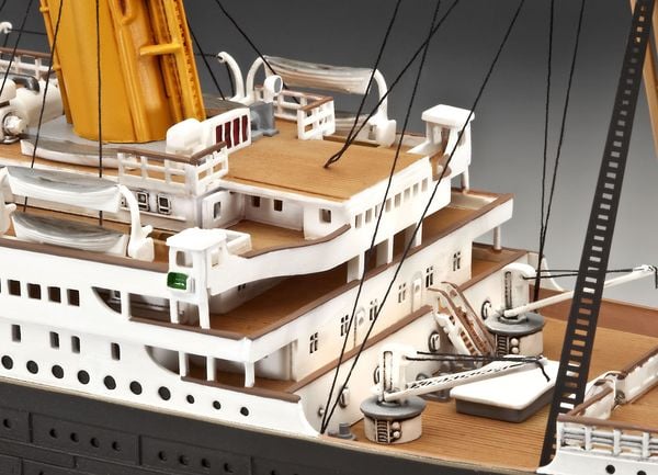 Produktbild: Revell Geschenkset: 100 Jahre Titanic, Ma&szlig;stab 1:400