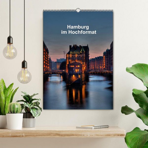 Produktbild: Hamburg im Hochformat (Wandkalender 2026 DIN A2 hoch), CALVENDO Monatskalender