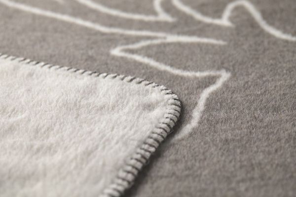 Produktbild: Wohndecke "Hirschk&ouml;pfe linear" (GRS)
