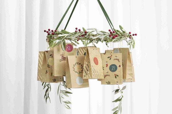 Produktbild: Folia  Adventskalender Set OH DEER, aus 24 Blockbodenbeutel, Kordel & Sticker