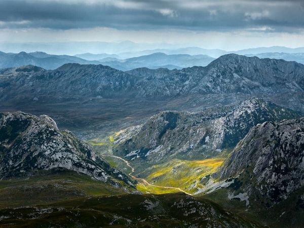Produktbild: CALVENDO Puzzle Lichtfenster im Durmitor | 1000 Teile Lege-Gr&ouml;&szlig;e 64 &times; 48 cm Foto-Puzzle f&uuml;r gl&uuml;ckliche Stunden