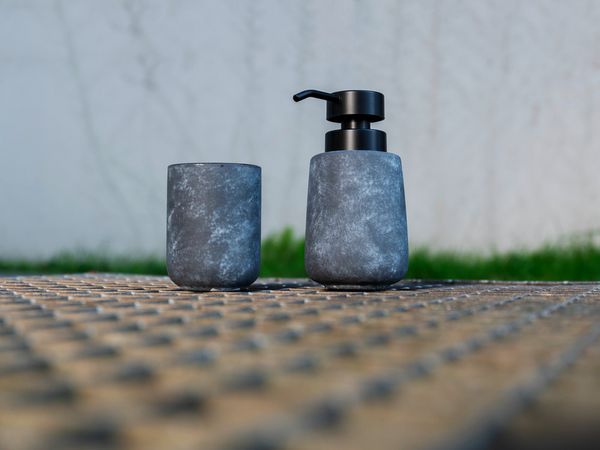 Produktbild: Bad-Accessoire Set Mod. Sacile, grau/schwarz, Keramik/Kunststoff, &Oslash; 9 x 16 cm, f&uuml;r stilvolle