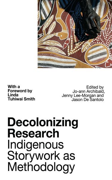 Produktbild: Decolonizing Research