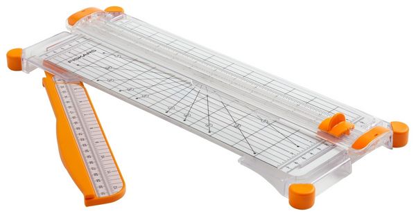 Produktbild: Fiskars Papierschneidemaschine SureCut Papierschneidemaschine A4 - schmale Basis