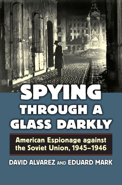 Produktbild: Spying Through a Glass Darkly